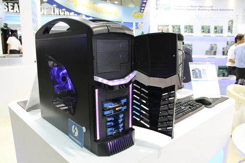 坦克咆哮于桌面 计算机机箱造型的奇趣进化史